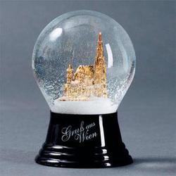 Verblasene Bilder, schneeweiße Visionen von Wien. | Fotos: Hersteller